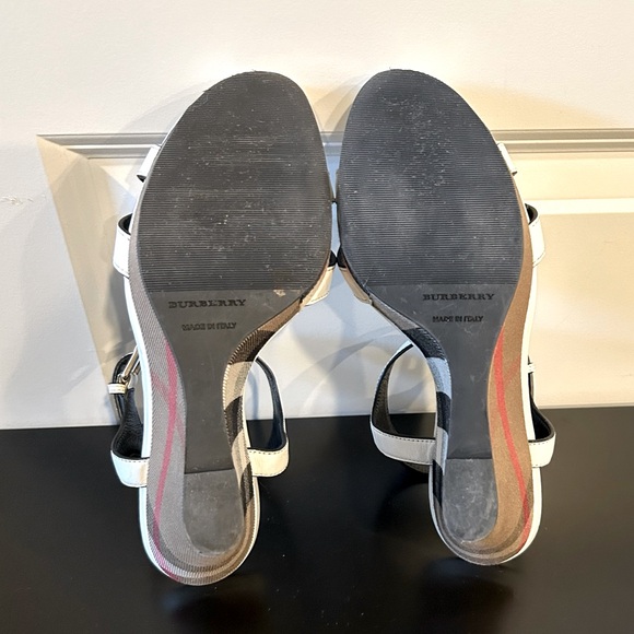 Burberry White And Nova Check Canvas Platform Wedge Sandals, size EUR 38 (US 8) - Picture 9 of 9